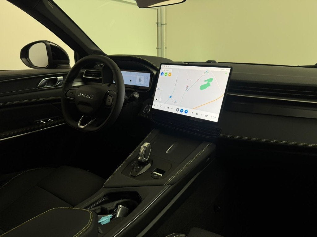 Lynk&Co 01 PHEV 1.5T PHEV Core, Dealer onderhouden, 4 cilinders, Parkeerassistent, Zwart