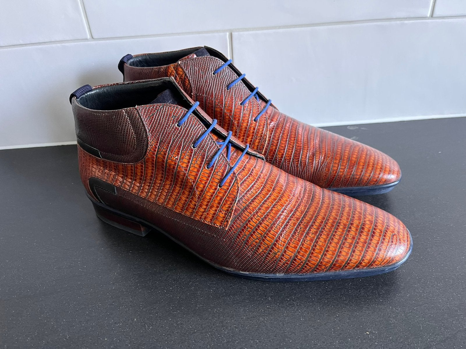 Floris van Bommel herenschoenen maat 10/44 weinig gedragen, Vêtements | Hommes, Chaussures, Enlèvement ou Envoi, Autres couleurs