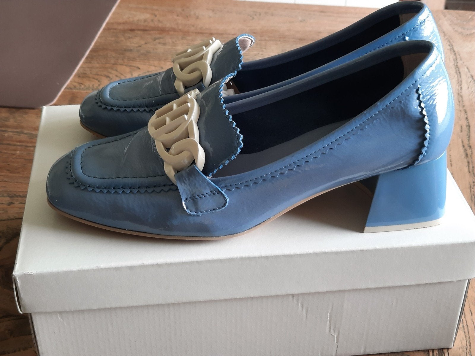 Mocassins Hispanitas maat 40 en bijhorende schoudertasje, Ophalen