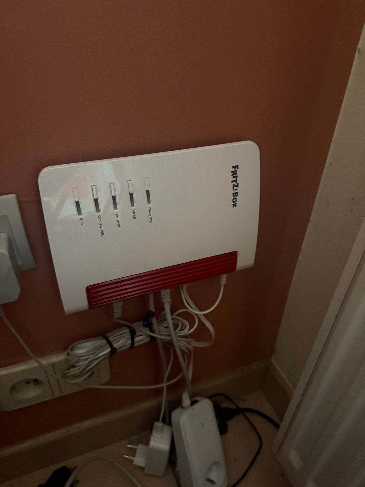 Routeur fritzbox 7590, Computers en Software, Routers en Modems, Ophalen, Zo goed als nieuw