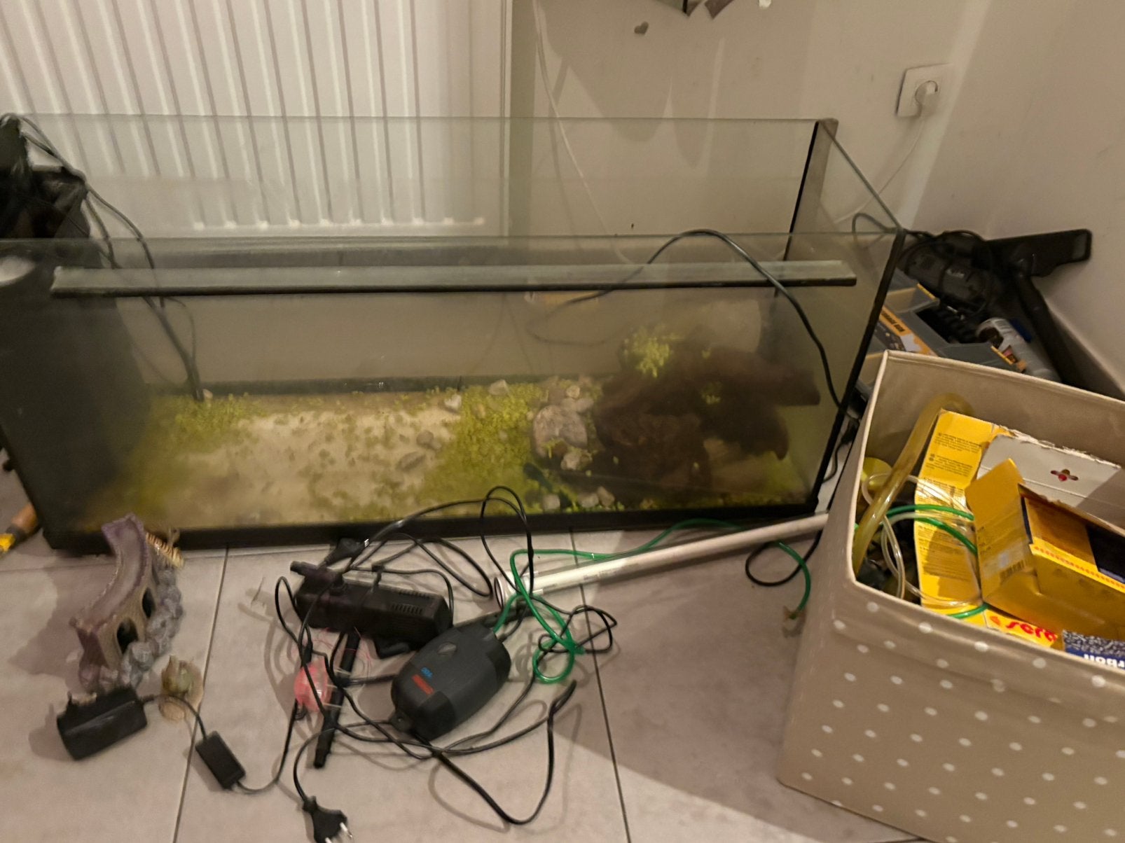 Aquarium met verl toebehoren, Dieren en Toebehoren, Ophalen, Zo goed als nieuw