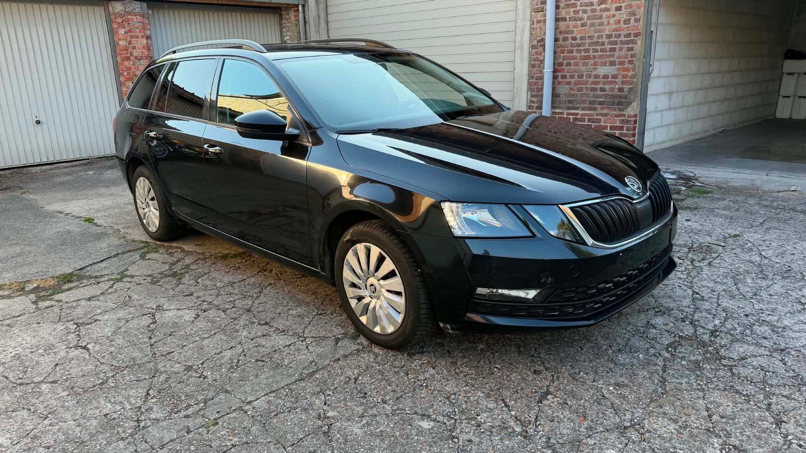 SKODA OCTAVIA 1.2 ESSENCE, Autos, Achat, Boîte manuelle, 5 places, Particulier