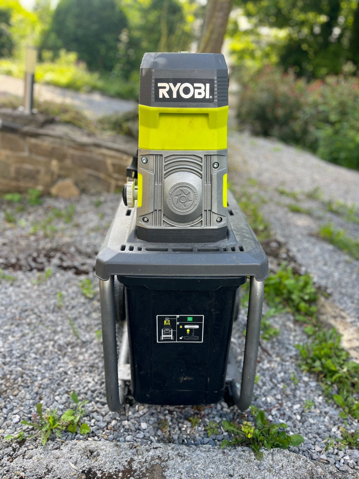 Broyeur de végétaux Ryobi, Ophalen, Zo goed als nieuw, Elektrisch, Met opvangzak