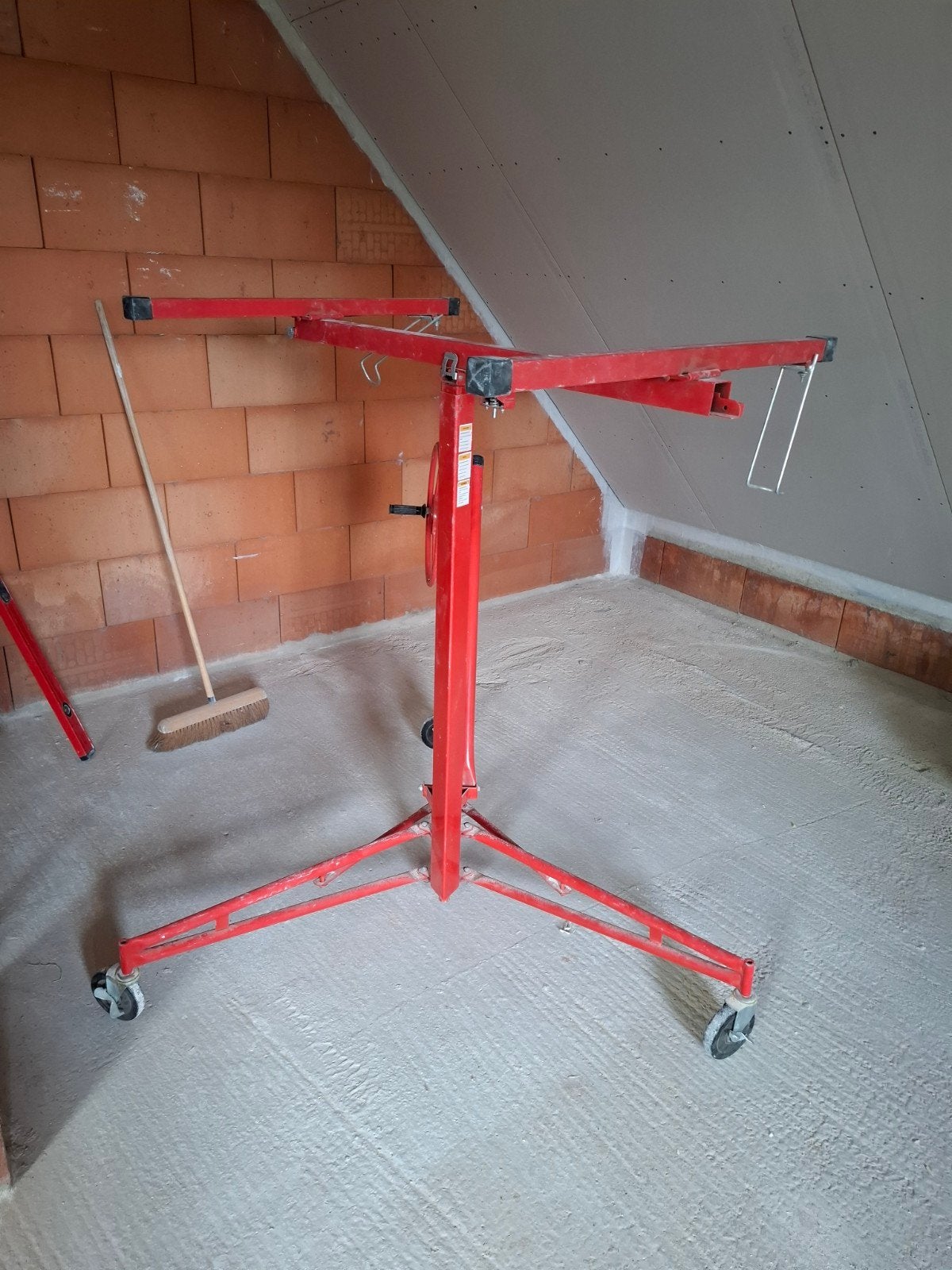 Gipsplaten lift, Ophalen