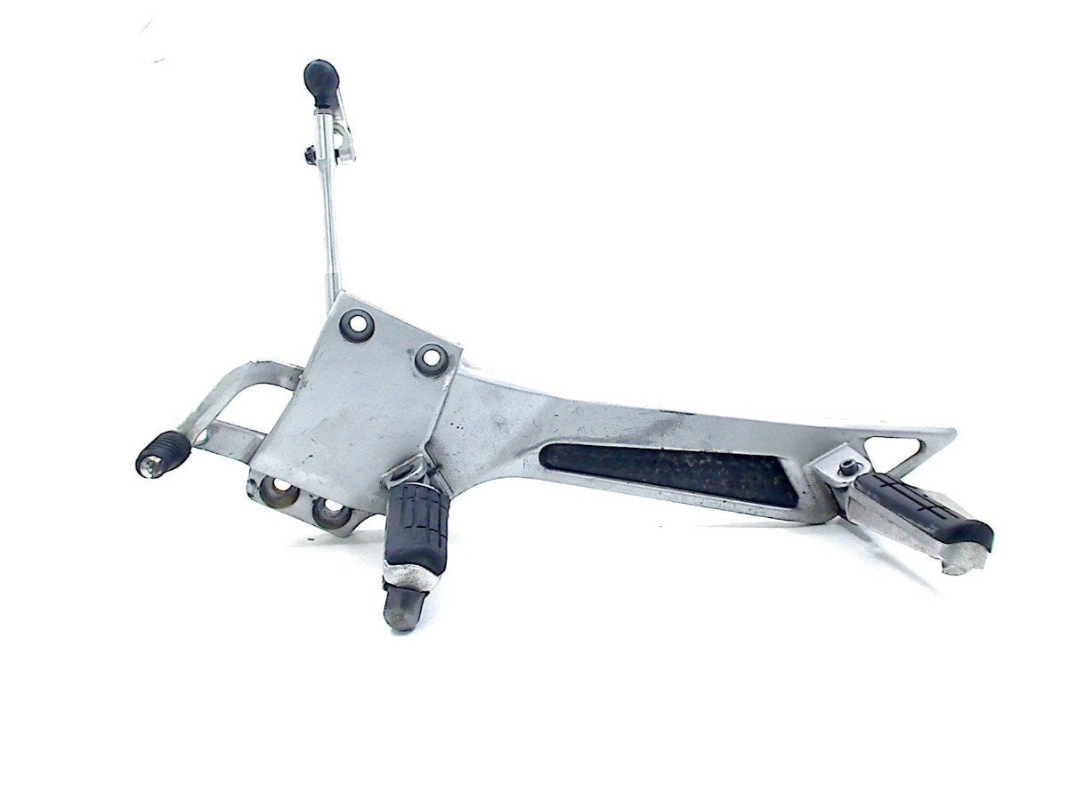 REPOSE PIEDS AVANT GAUCHE Yamaha (3P6274420000), Dhr. S. di Majo, Utilisé, Info@cama-motorparts.nl, P.J. Troelstraweg 8 8
3144 CX  MAASSLUIS, NL