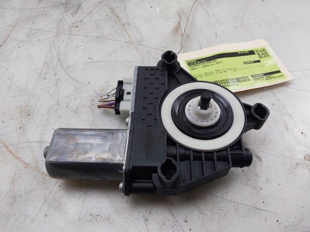 MOTEUR LEVE VITRE ELECTRIQUE BMW 1 serie (F40) (01-2019/-), Utilisé, BMW, Petuelring 130
80809  München, DE, Bayerische Motoren Werke AG