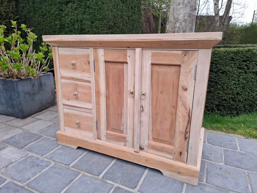 Kastje/tv meubel uit massief sheeshamhout. Geluchtgomd., Ophalen of Verzenden