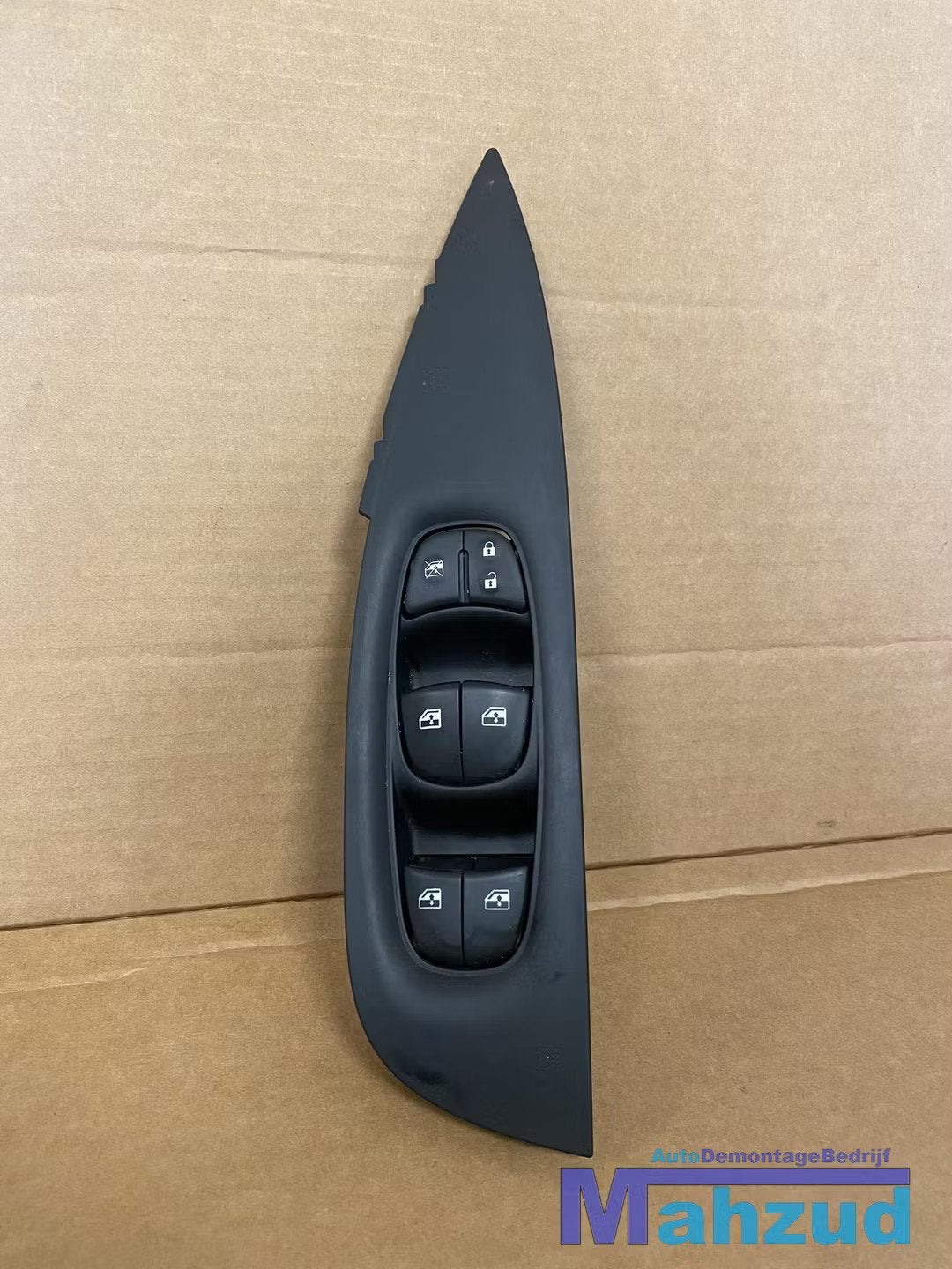 NISSAN QASHQAI 2 J11 Links raam schakelaar 2013-2021, Nissan Motor Co., Ltd., Takashima 1-chome 1-1
220-8686  Yokohama, Utilisé