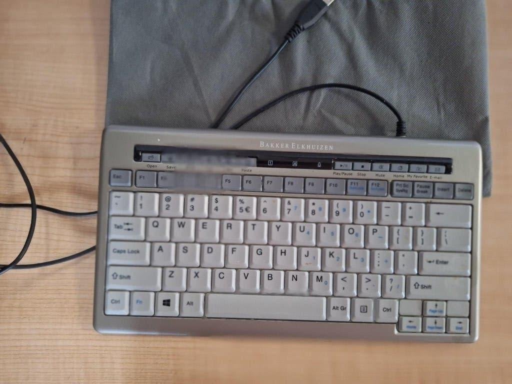 mini toetsenbord qwerty, Computers en Software, Ophalen of Verzenden, Qwerty, Zo goed als nieuw
