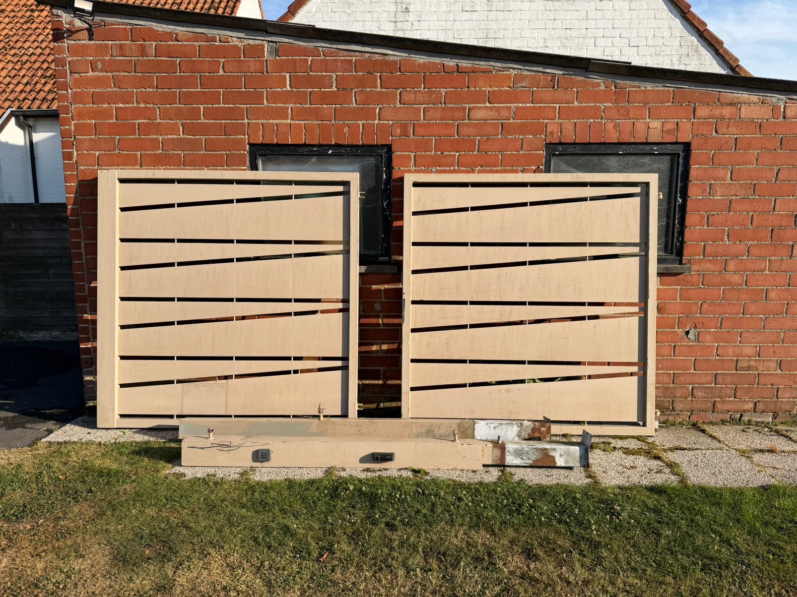 Te koop: dubbele poort/hekken met palen, Tuin en Terras, Tuinhekken en Hekwerk, Ophalen, Gebruikt, IJzer, Overige typen