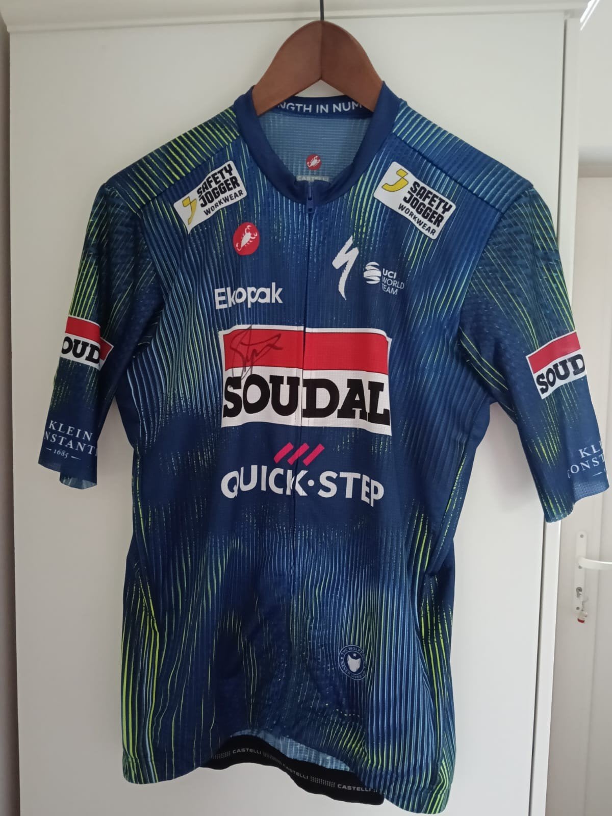 Nieuw gesigneerd wielertruitje., Ophalen of Verzenden