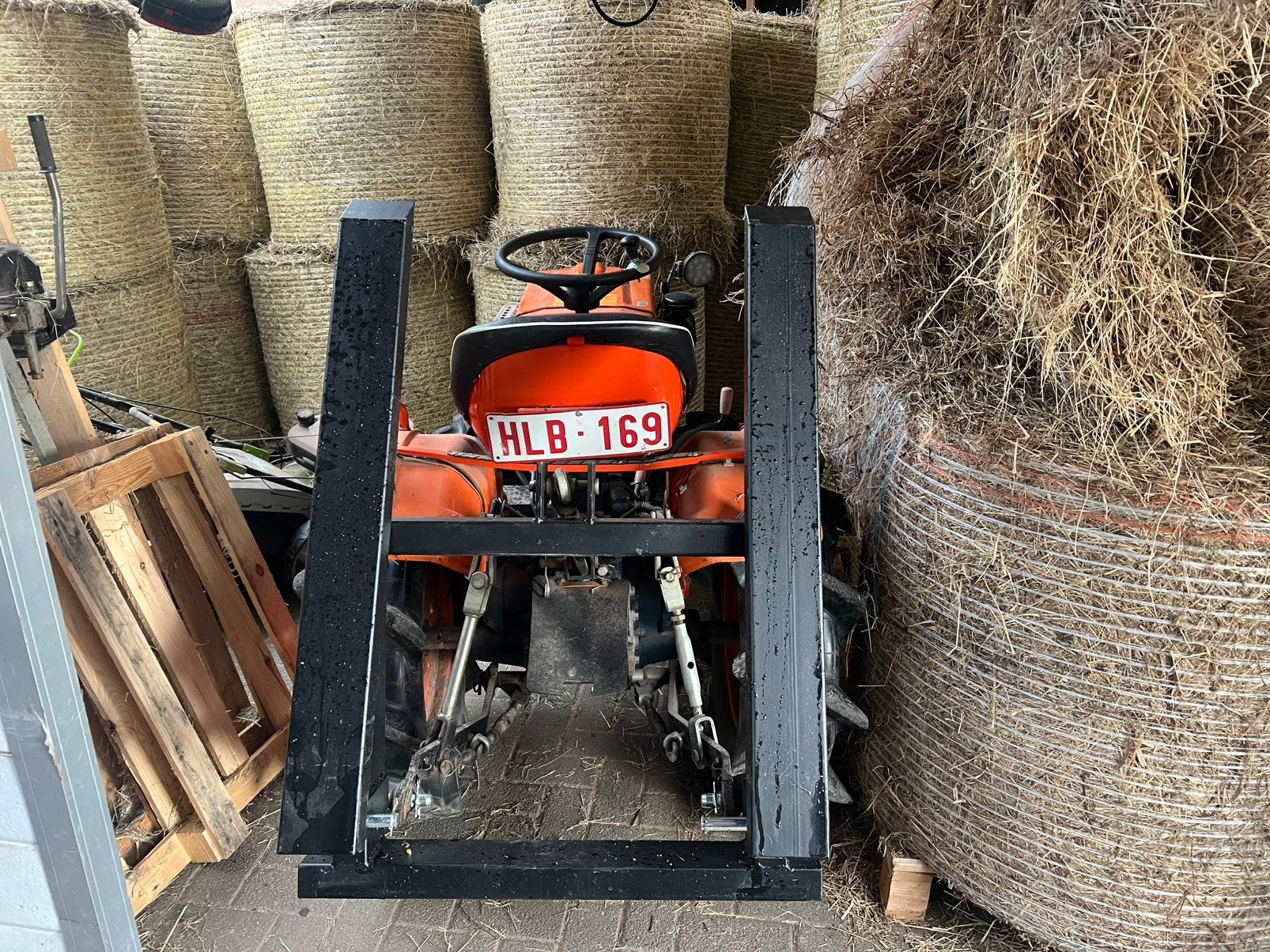 Plooibaar hefset / vorklift voor minitractor, Ophalen