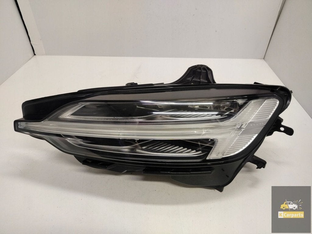 Volvo S60 III Lift V60 III Lift MID LED-lamp links Ideaal, Gebruikt, Gunnar Engellaus vag 8
405 31  Gothenburg, SE, Info@volvocars.com