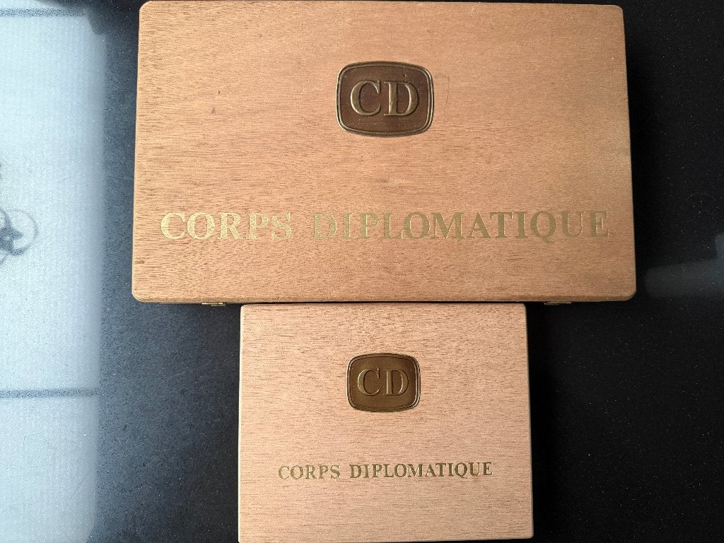 Boîtes à cigares vintage Collection Corps Diplomatique, Collections, Enlèvement ou Envoi, Boite à tabac ou Emballage