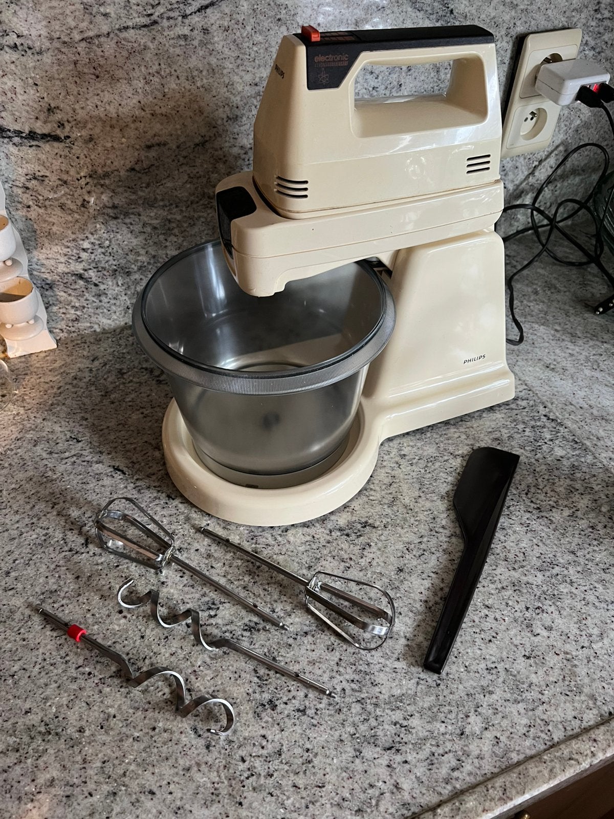 vintage Philips keukenrobot/mixer in zeer, Electroménager, Mélangeurs de cuisine, Enlèvement, Comme neuf