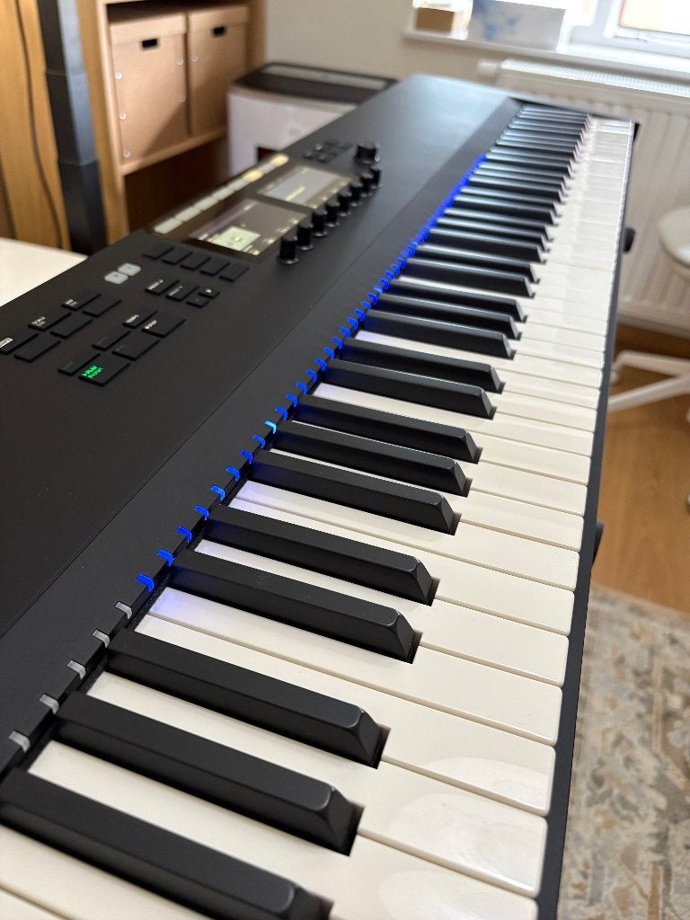 Native Instruments Komplete Kontrol S88 MK2 + accessoires, Muziek en Instrumenten, Ophalen, Zo goed als nieuw