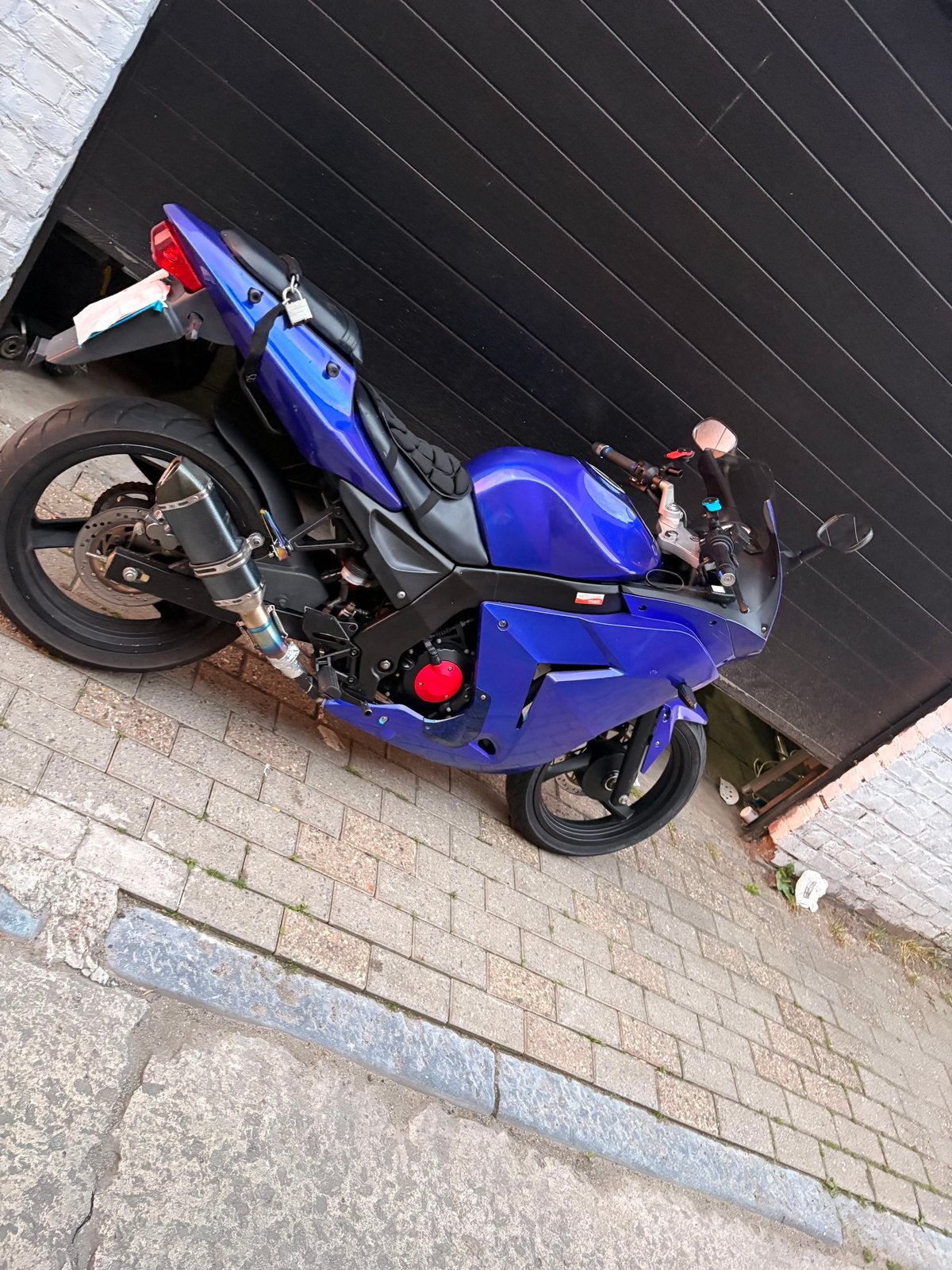 Daelim Roadsport 125cc Sport, Manuelle, Échappement sport, Permis Moto A1 minimum, Sport