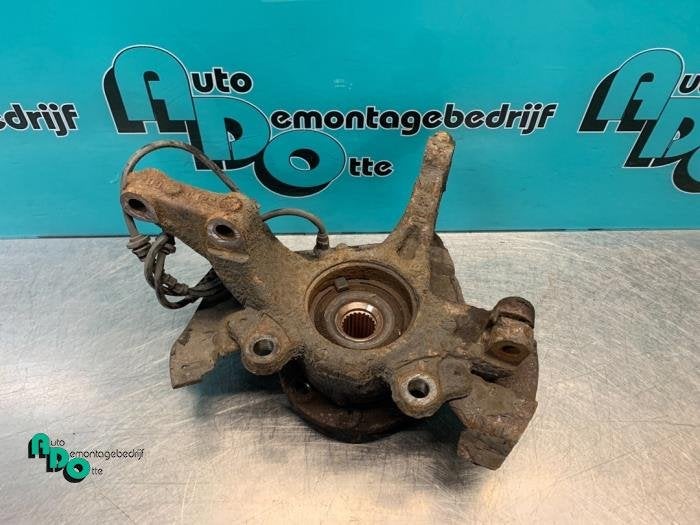 Fusee rechts-voor van een Fiat Punto Grande (Punto Grande 07, Auto-onderdelen, Gebruikt, -, -, Ophalen of Verzenden