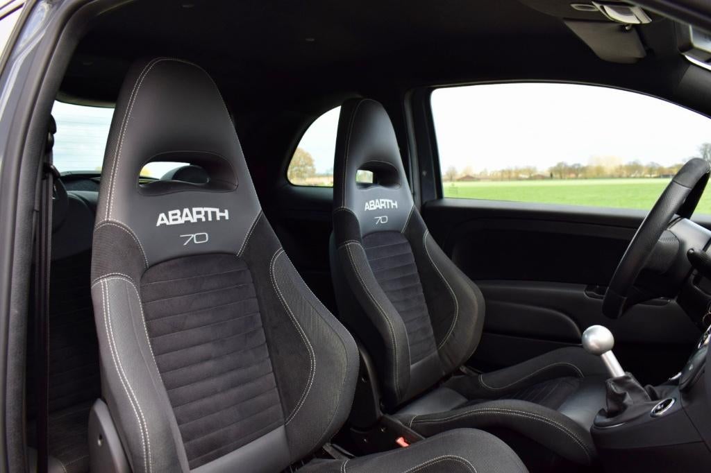 Abarth 595 1.4T ESSEESSE 70TH, Akrapovic/Sabelt/Navi/PDC, Auto's, Voorwielaandrijving, 4 zetels, 4 cilinders, Navigatiesysteem