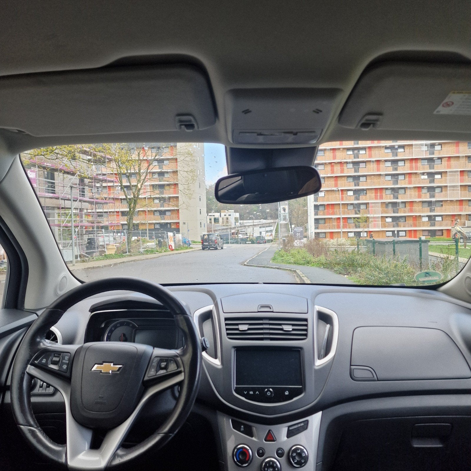 Chevrolet Trax 1.4 Essence, Auto's, Chevrolet, Euro 5, Zwart, Leder en Stof, Wit