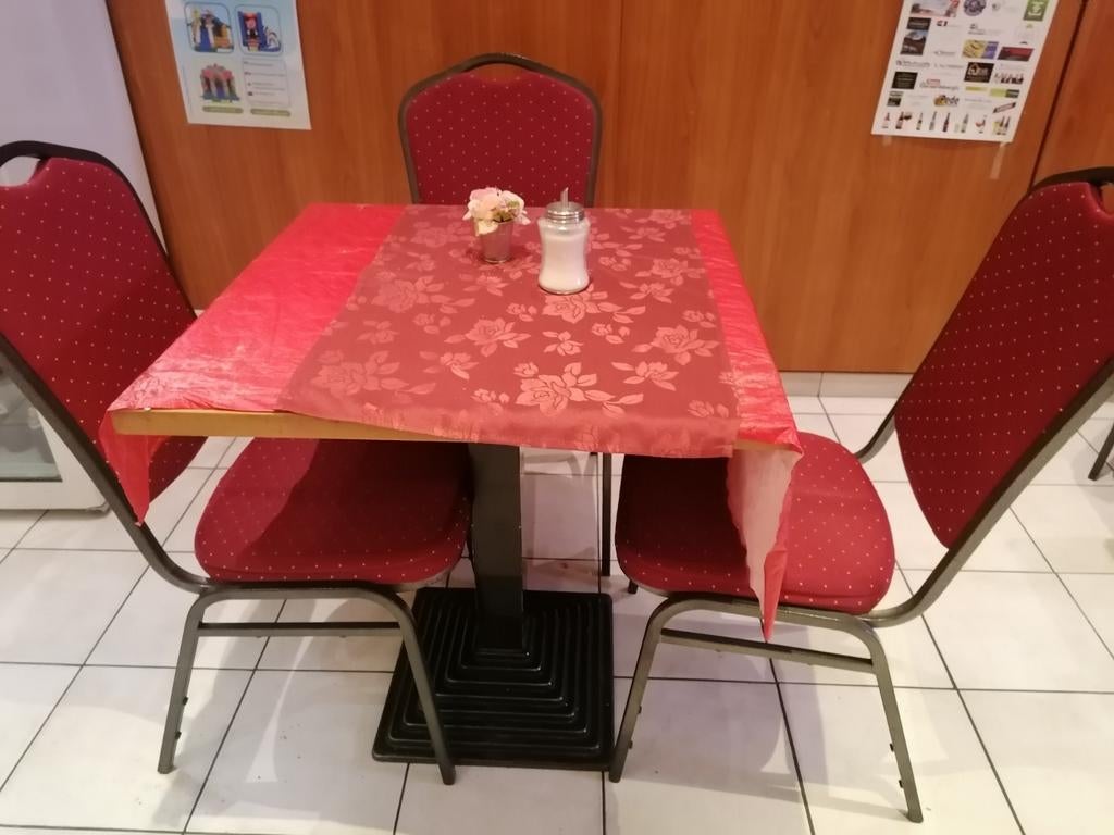 Bistro tafels en stoelen, Ophalen