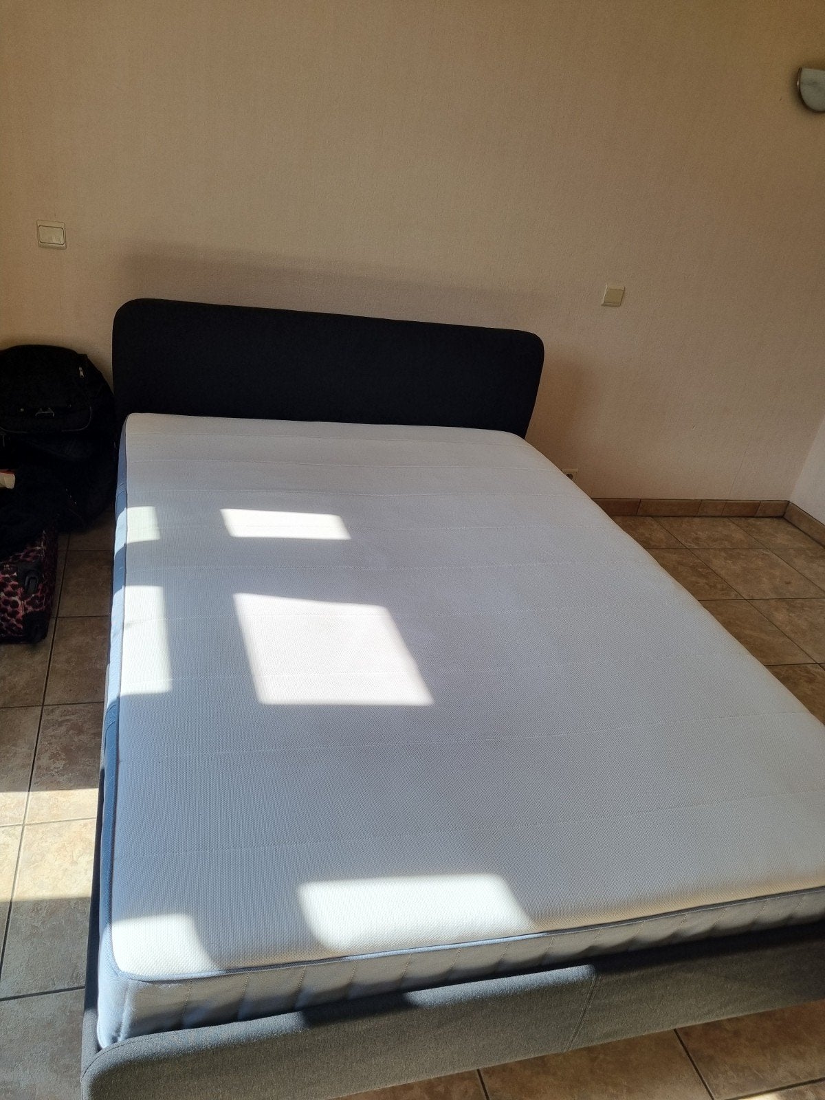 IKEA Vesteröy Tweepersoonsmatras 140x200 cm – In Zeker Goe, Ophalen, Gebruikt, Wit, Tweepersoons