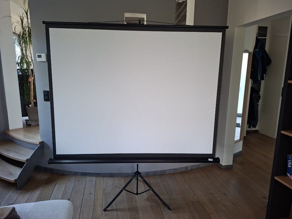 NIEUW Statiefscherm 84", Ophalen, Handmatig, Nieuw