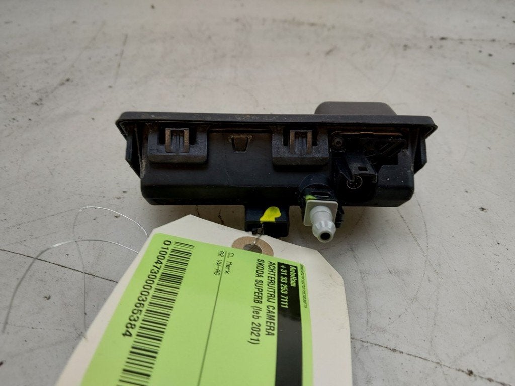CAMERA ARRIÈRE Skoda Superb Combi (3V5) (|8W8827566C|), Utilisé, Info@skoda-auto.de, Skoda, Max-Planck-Straße  3-5
64331  Weiterstadt, DE