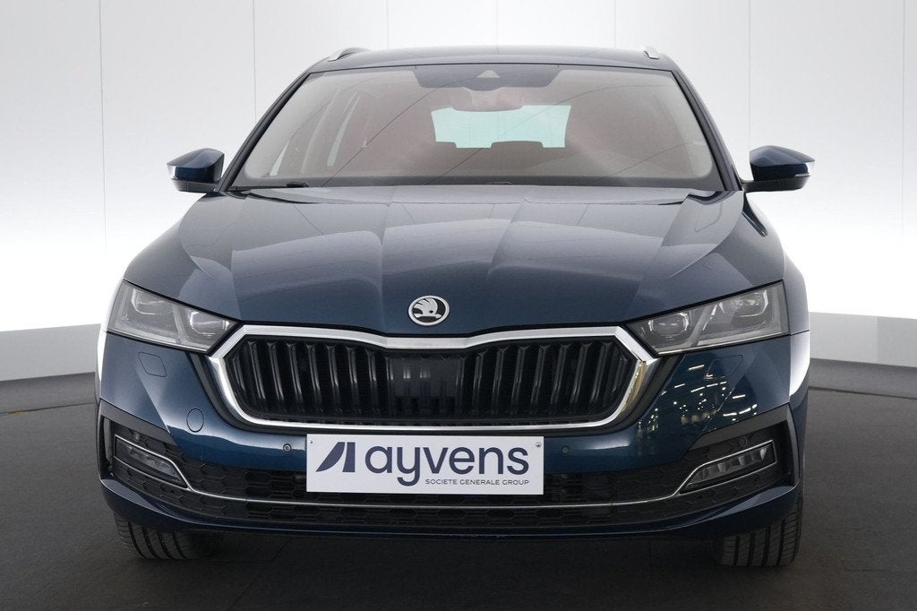 (2BMV832) SKODA OCTAVIA COMBI, Autos, Skoda, Achat, Entreprise, Carnet d'entretien, 5 portes