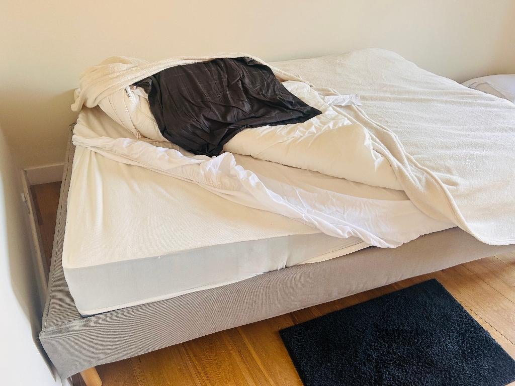 Lit double confortable 140x200cm + Matelas, Maison & Meubles, Chambre à coucher | Lits, Enlèvement, 200 cm, Bois, Deux personnes