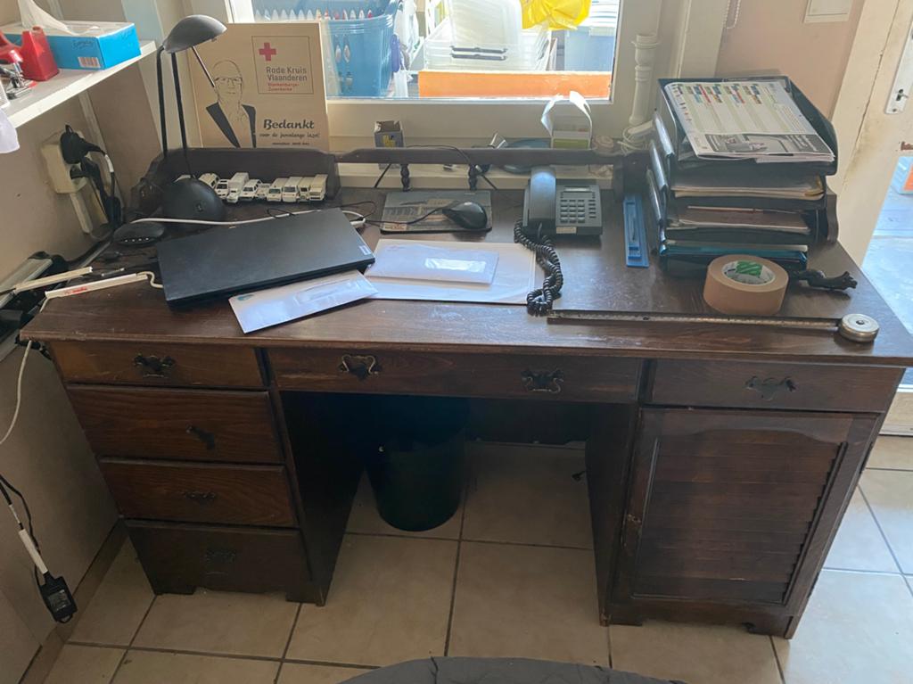 oud bureau kastje te koop wegens verhuis, Ophalen, Gebruikt, 70 tot 120 cm, 120 tot 170 cm