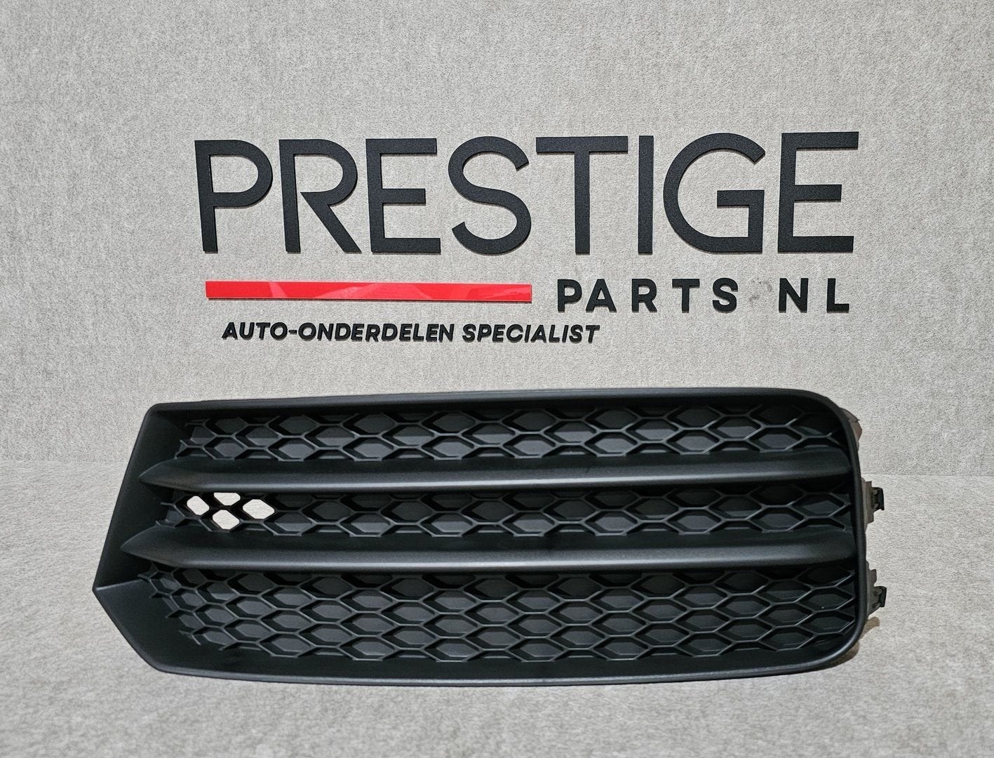 Bumper Rooster Audi A1 8XA FACELIFT LINKS BASIC bj.2015-2019, -, Voor, Nieuw, Ophalen of Verzenden