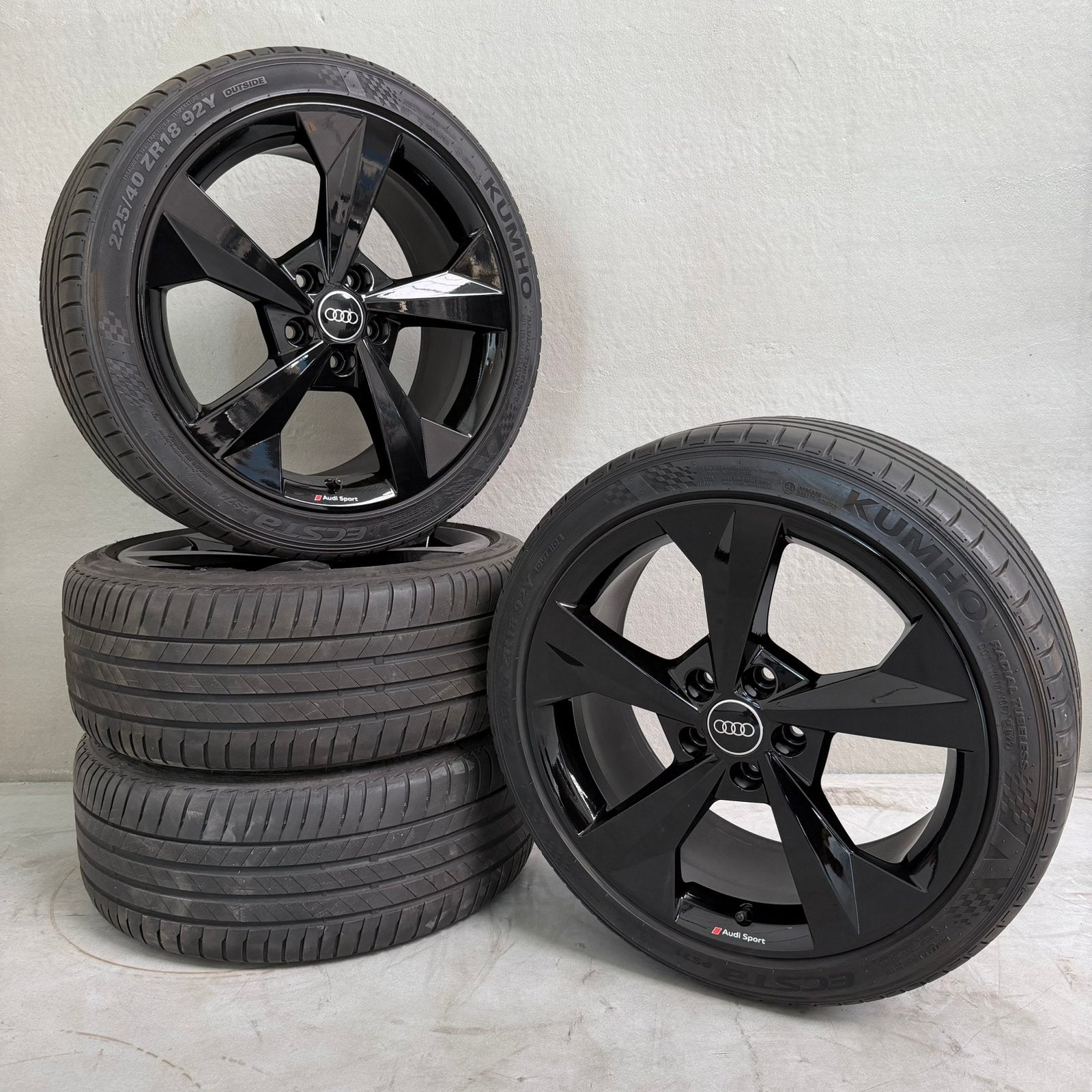 18 inch Origineel Audi A3 S3 velgen met A merk zomerbanden, Auto-onderdelen, Banden en Velgen, Banden en Velgen, Zomerbanden, 18 inch