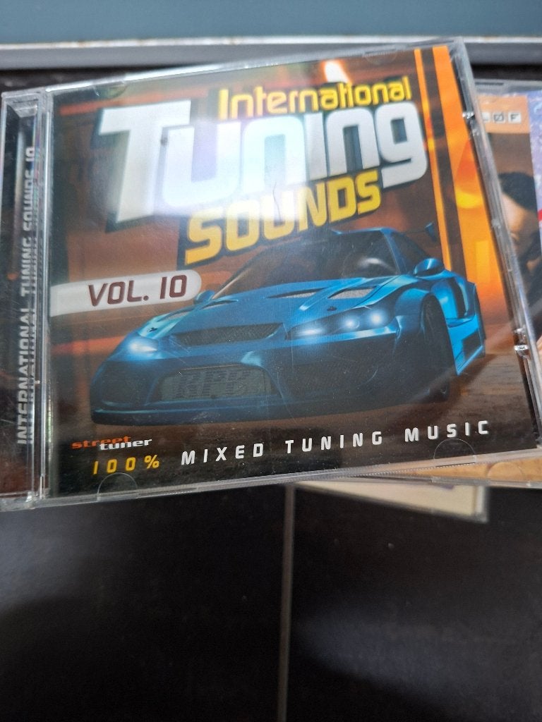 cd - various - international tuning sounds vol 10, Cd's en Dvd's, Overige genres, Ophalen of Verzenden, Zo goed als nieuw, Inclusief boekje