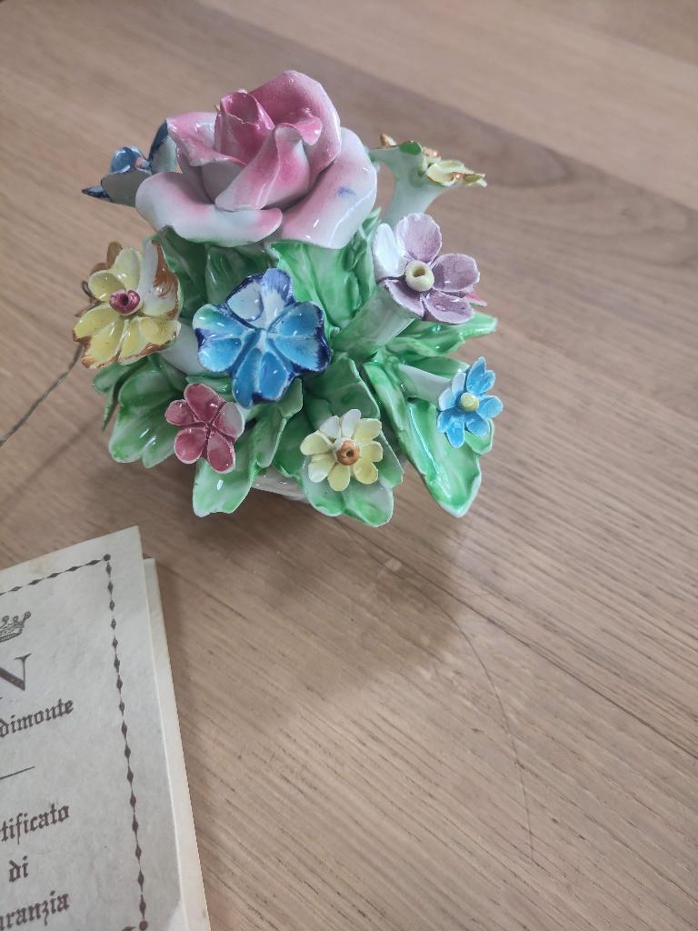 Capodimonte Porseleinen Bloemstuk – inc Certificaat, Antiek en Kunst, Ophalen of Verzenden