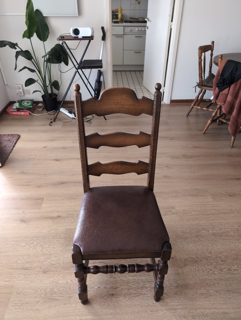 Houten stoel, Ophalen, Gebruikt, Bruin, Hout