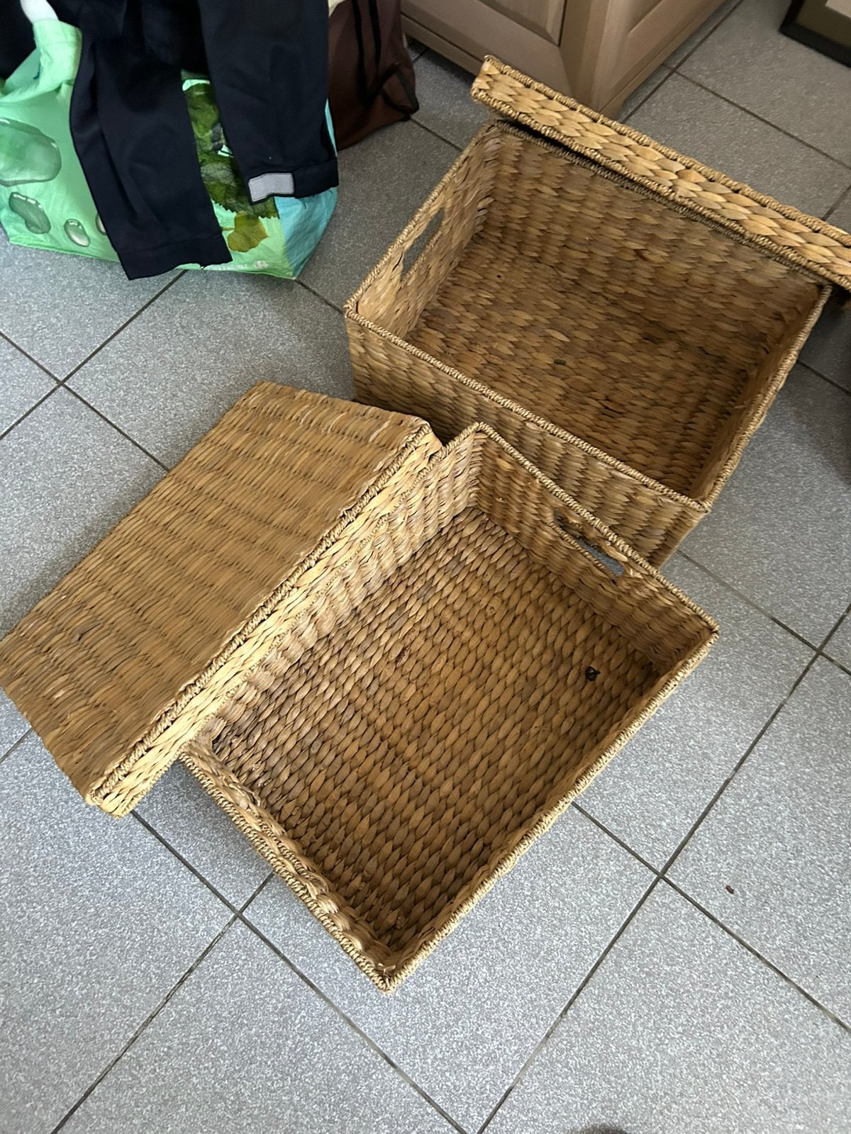 2 manden met deksel, Ophalen, Zo goed als nieuw, Met deksel