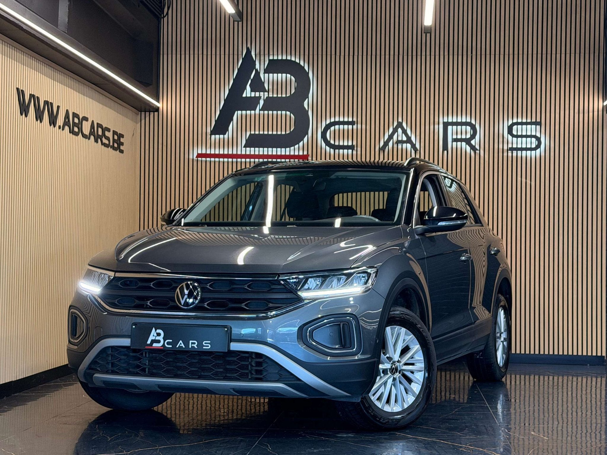 Volkswagen T-Roc 1.0 TSI * SPORT * GARANTIE 12 MOIS * 1ER PR, Auto's, 118 g/km, Stof, Gebruikt, Bedrijf