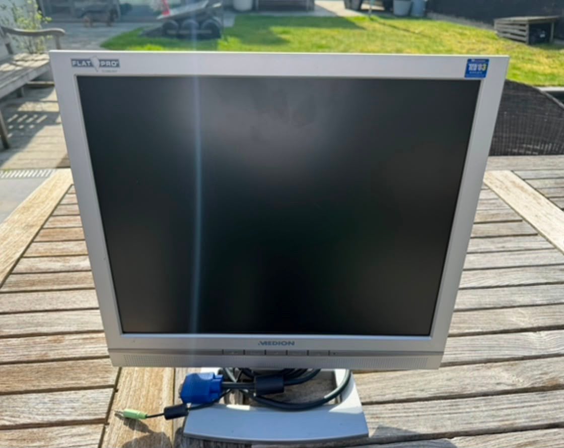 Medion 17 inch flatscreen monitor, Computers en Software, Monitoren, Ophalen of Verzenden, Gebruikt, VGA