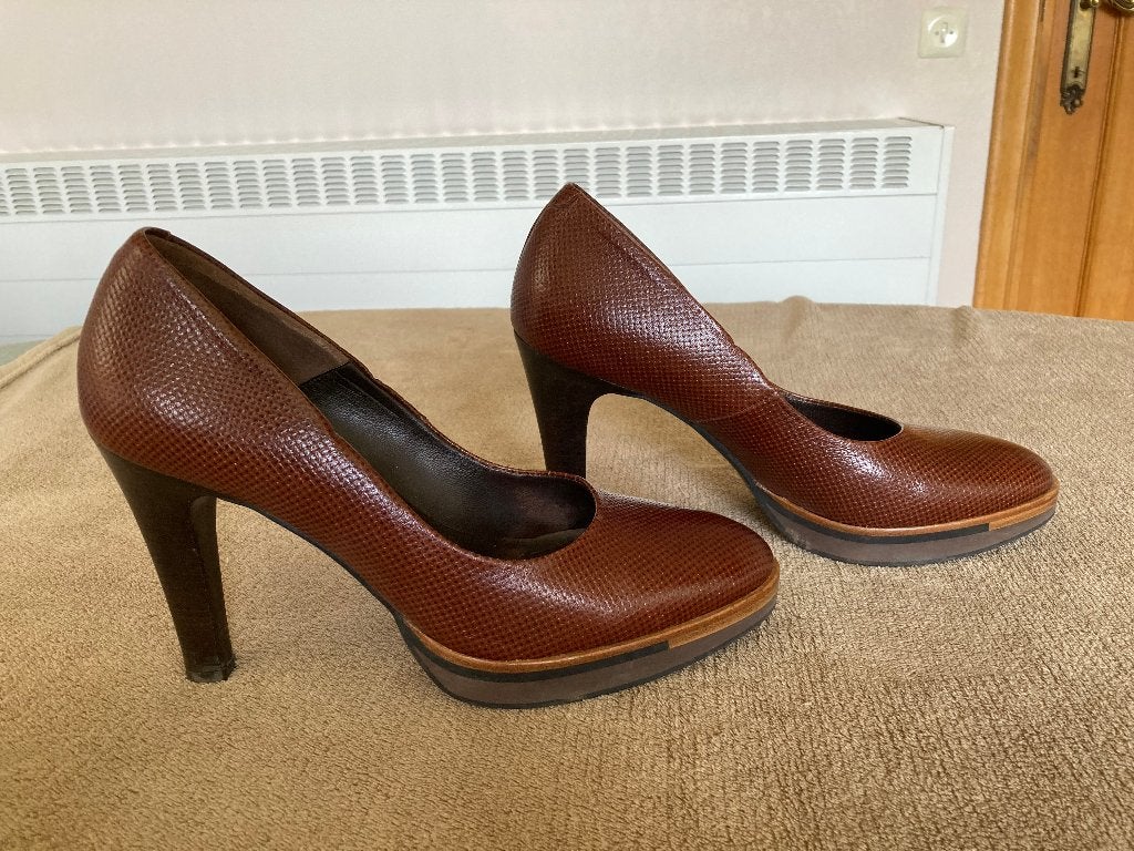 Bruine schoenen met hoge hak. Zinda, maat 39 prima staat, Kleding | Dames, Schoenen, Bruin, Ophalen of Verzenden, Zo goed als nieuw