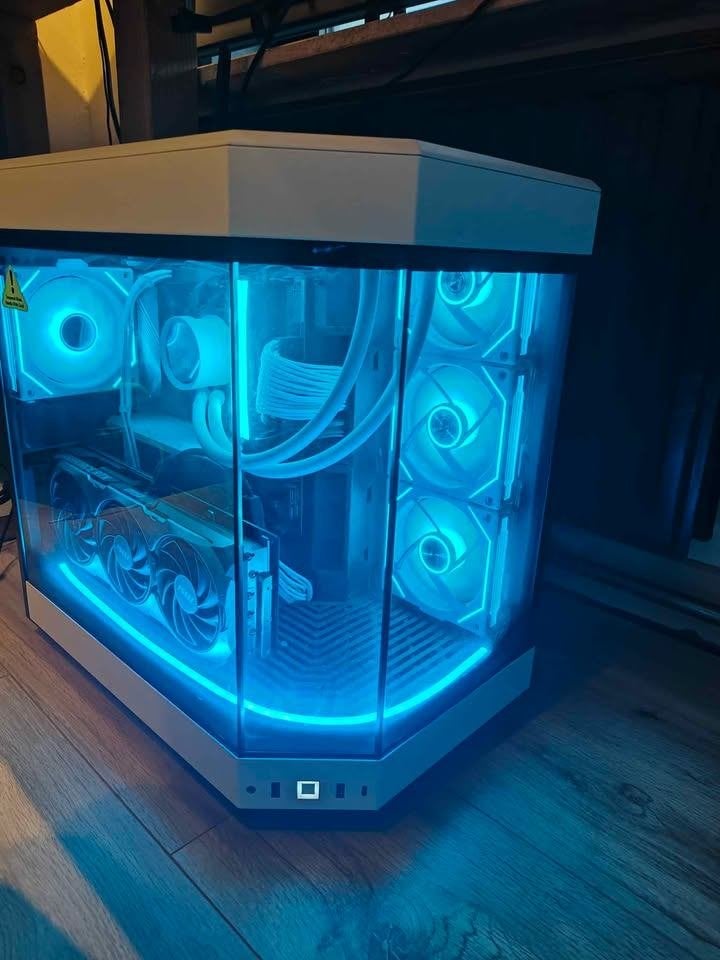 Gaming PC RTX 4070TI, 32 GB, Virtual Reality, AMD Ryzen 5, 4 Ghz ou plus
