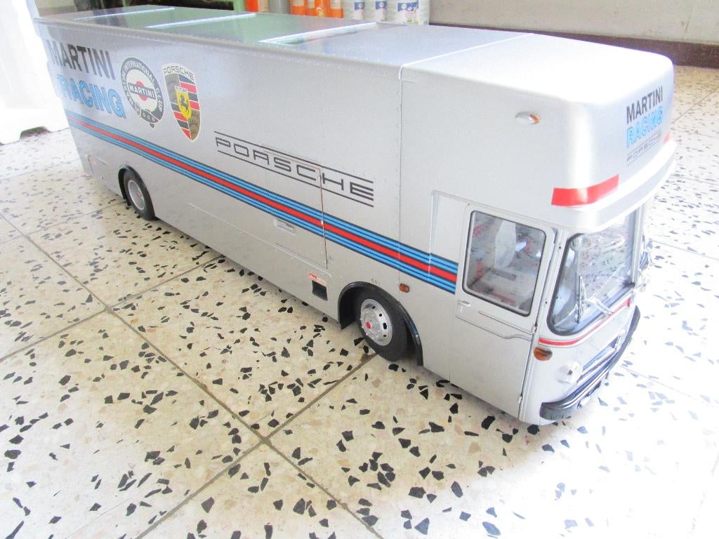 schuco porsche martini renntransporter 1:18, Ophalen, Gebruikt, Auto, Overige merken