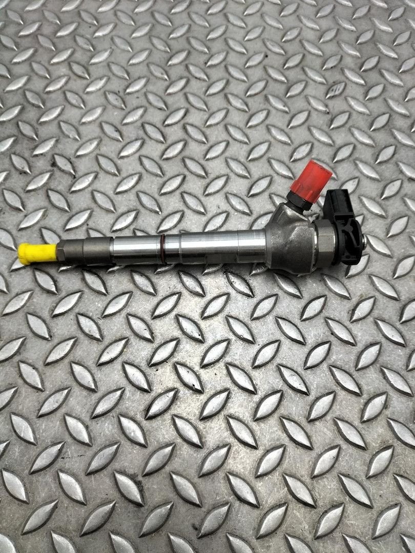 VOLKSWAGEN GOLF BRANDSTOF INJECTOR / VERSTUIVER 05L130277M 2, Ophalen of Verzenden, Gebruikt, ARN erkend