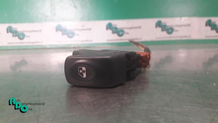 Elektrisch Raam Schakelaar van een Renault Megane (Megane 96, Gebruikt, -, Renault, -
