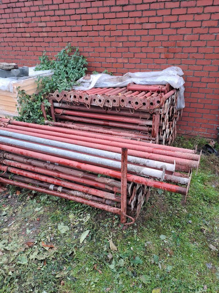 Lot Schoren / Stippen / Stempels / Stantsoenen, Bricolage & Construction, Échafaudages, Utilisé, Autres types, 2 à 5 mètres, Enlèvement