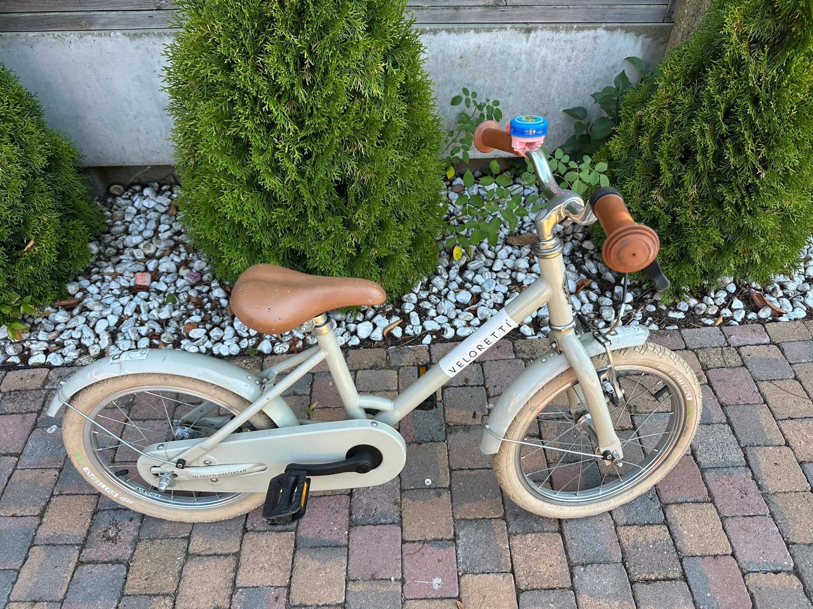 Veloretti 16 inch kinderfiets, Fietsen en Brommers, Fietsen | Kinderfietsjes, Ophalen, Zo goed als nieuw, Terugtraprem