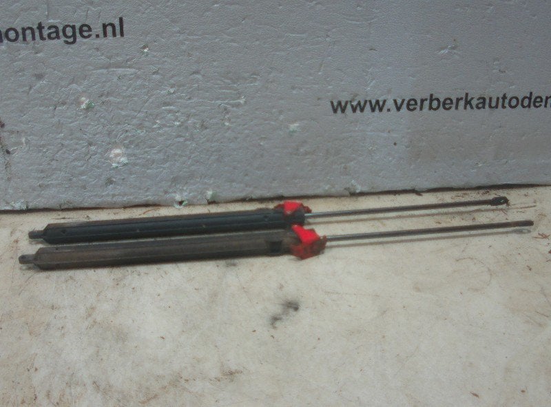 GASDRUKVEERSET VOOR motorkap Volvo 960 I Estate, Gebruikt, Info@volvocars.com, Volvo, Volvo Car Germany GmbH