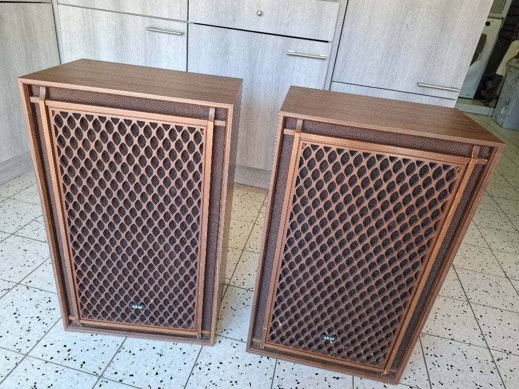 Mooie Akai luidsprekers 2 stuks, Enlèvement, Utilisé, Enceinte colonne, Autres marques