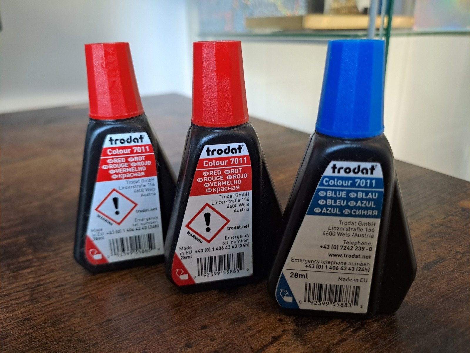 Trodat 7011stempel inkt 28ml,  1xblauw en 2xrood, Hobby en Vrije tijd, Ophalen of Verzenden, Zo goed als nieuw, Inkt, Foam of Stempelhouder
