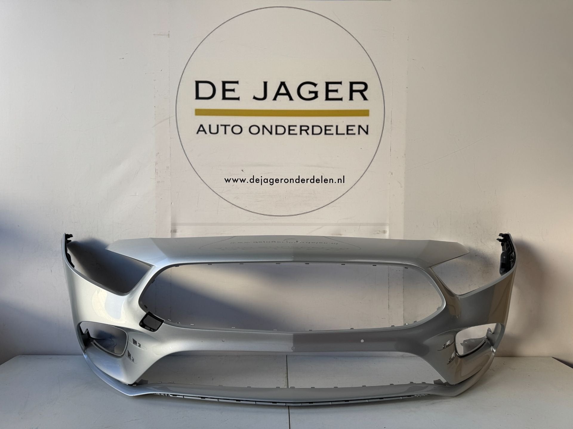 MERCEDES A KLASSE W177 AMG VOORBUMPER 9696 IRIDIUM ZILVER, Gebruikt, Mercedes-Benz AG, Voor, Mercedes-Benz